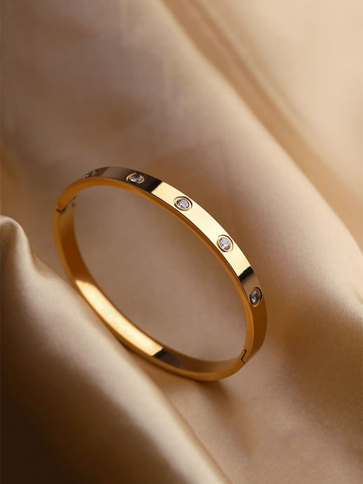 Bracelets (kada)