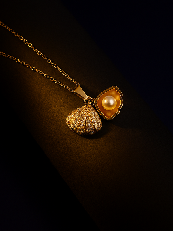 Sparkling Seashell Locket Necklace | Gold-Plated Stainless Steel – KZ8812308