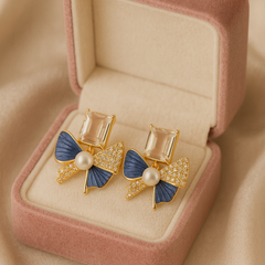Crystal Bow Pearl Stud Earrings | Gold-Plated Stainless Steel  – KZ8812311