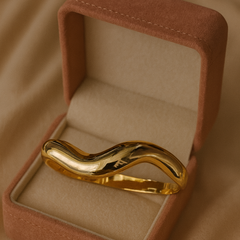 Regal Twist Statement Kada – | Gold-Plated Stainless Steel -KZ8812371