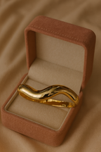 Regal Twist Statement Kada – | Gold-Plated Stainless Steel -KZ8812371