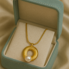 Golden Orbit Pearl Pendant | Gold-Plated Stainless Steel – KZ8812353