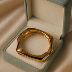 Regal Twist Statement Kada – | Gold-Plated Stainless Steel -KZ8812371
