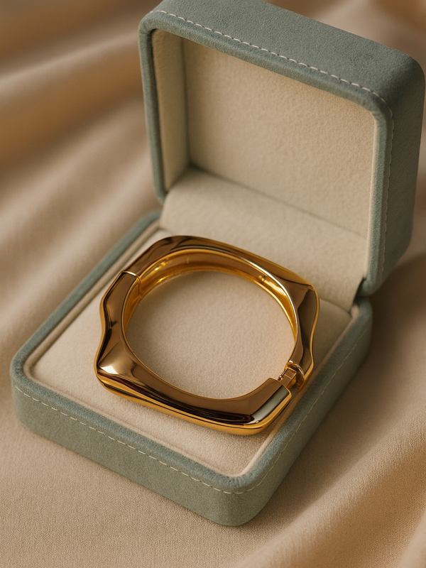Regal Twist Statement Kada – | Gold-Plated Stainless Steel -KZ8812371