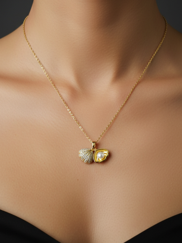 Sparkling Seashell Locket Necklace | Gold-Plated Stainless Steel – KZ8812308