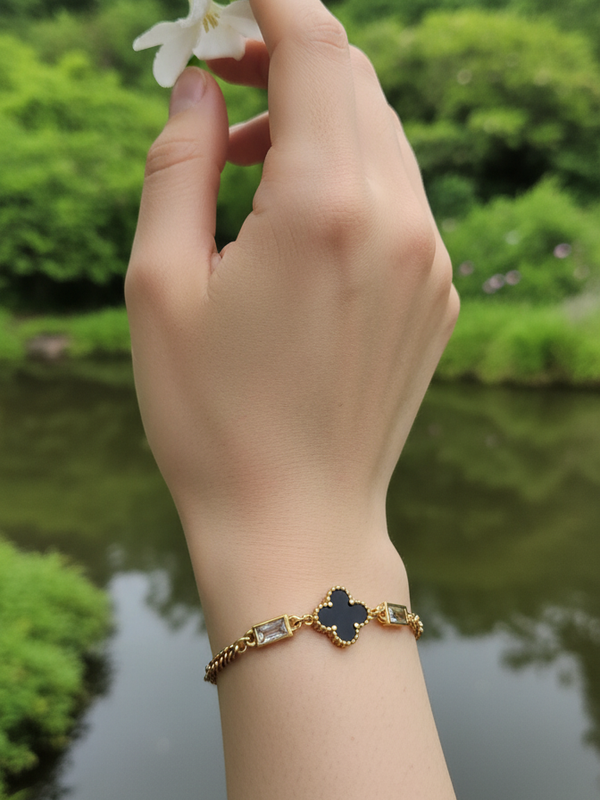 Black Clover Baguette Bracelet | Adjustable Gold-Plated Stainless Steel – KZ8812306