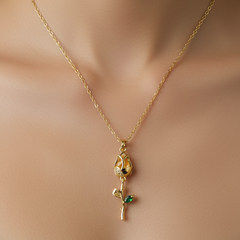 Golden Rose Bud Necklace | Gold-Plated Stainless Steel – KZ8812302