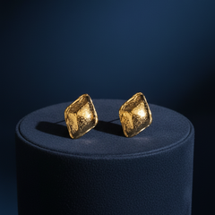 GoldCrush Stud Earrings | Gold-Plated Stainless Steel – KZ8812332
