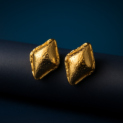GoldCrush Stud Earrings | Gold-Plated Stainless Steel – KZ8812332