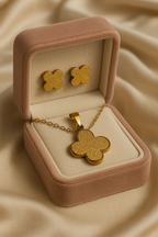 Golden Clover Sparkle Jewelry Set | Gold-Plated Stainless Steel – KZ8812350