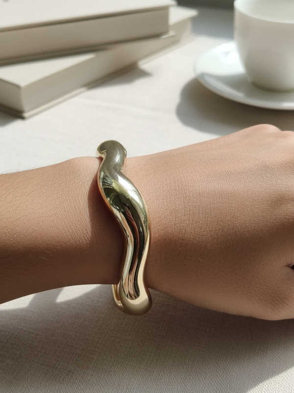 Regal Twist Statement Kada – | Gold-Plated Stainless Steel -KZ8812371