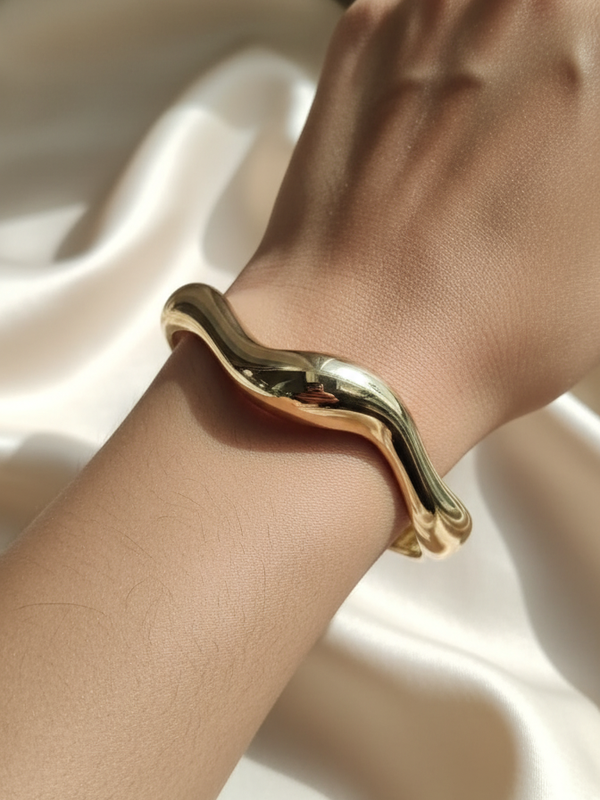 Regal Twist Statement Kada – | Gold-Plated Stainless Steel -KZ8812371