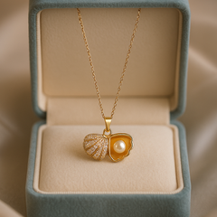 Sparkling Seashell Locket Necklace | Gold-Plated Stainless Steel – KZ8812308