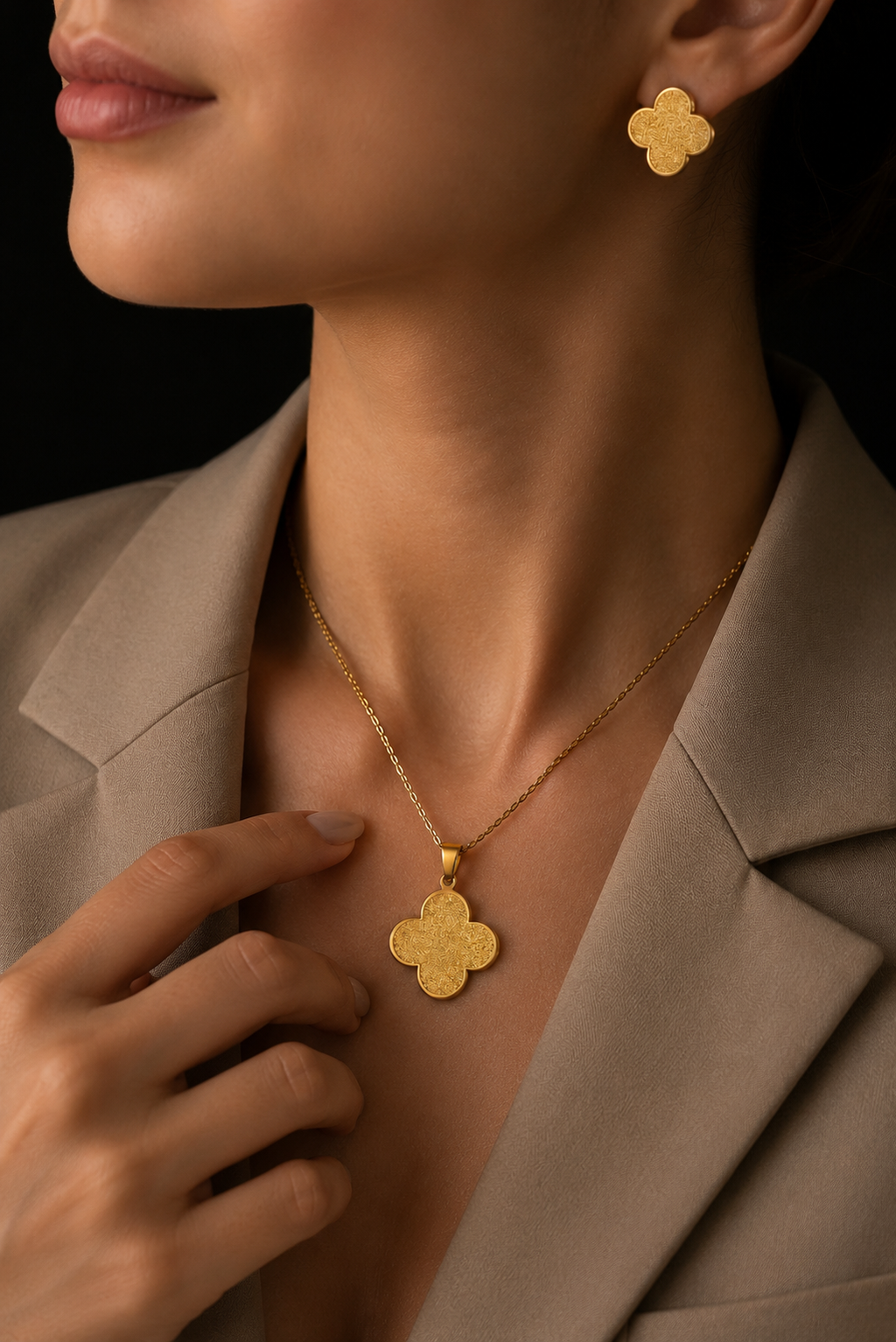 Golden Clover Sparkle Jewelry Set | Gold-Plated Stainless Steel – KZ8812350