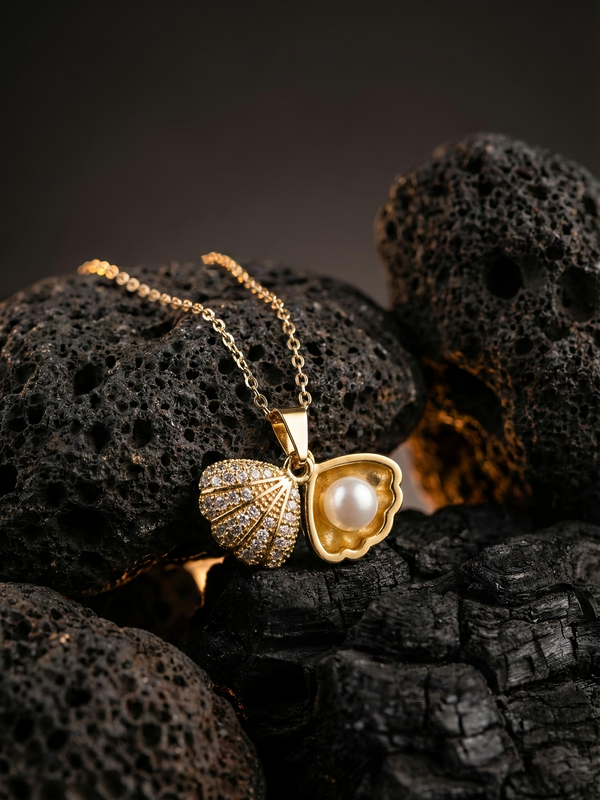 Sparkling Seashell Locket Necklace | Gold-Plated Stainless Steel – KZ8812308