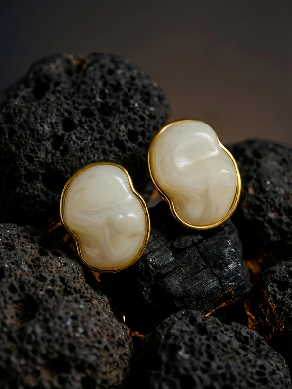 MilkyShell Modern Studs | Gold-Plated Stainless Steel – KZ8812341