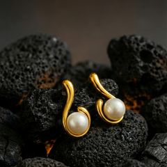 Infinity Curve Pearl Earrings | Gold-Plated Stainless Steel  – KZ8812339