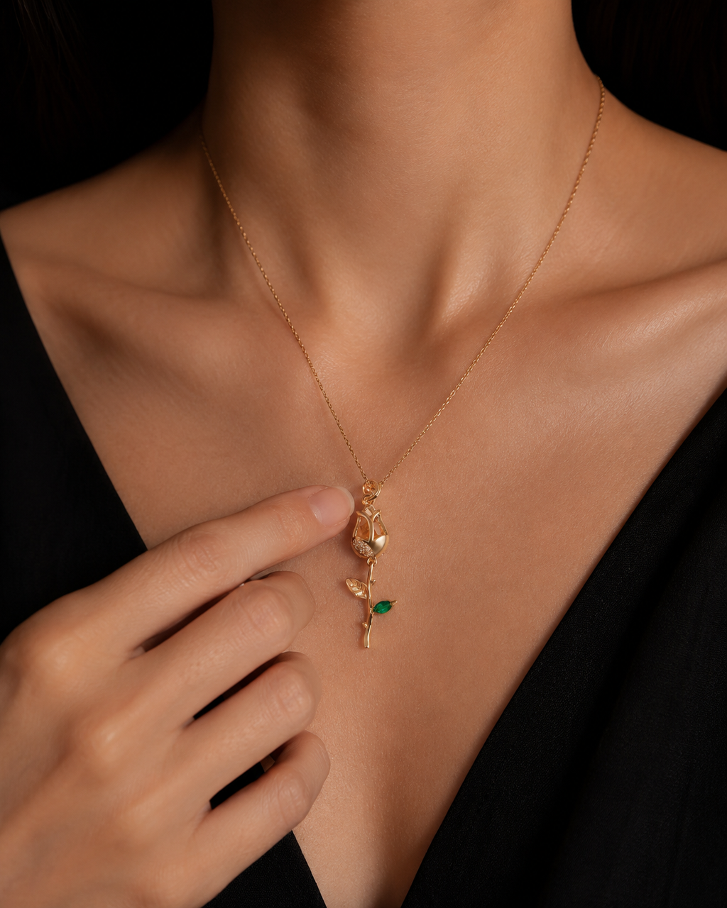 Golden Rose Bud Necklace | Gold-Plated Stainless Steel – KZ8812302