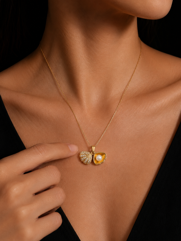 Sparkling Seashell Locket Necklace | Gold-Plated Stainless Steel – KZ8812308