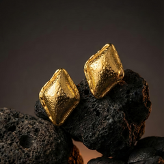 GoldCrush Stud Earrings | Gold-Plated Stainless Steel – KZ8812332