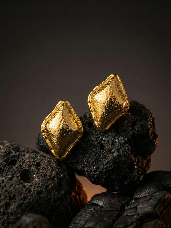 GoldCrush Stud Earrings | Gold-Plated Stainless Steel – KZ8812332