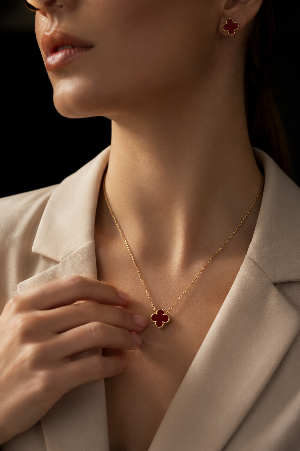 Clover Pendant & Studs Jewelry Set | Gold-Plated Stainless Steel  – KZ8812321