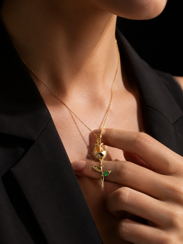 Golden Rose Bud Necklace | Gold-Plated Stainless Steel – KZ8812302
