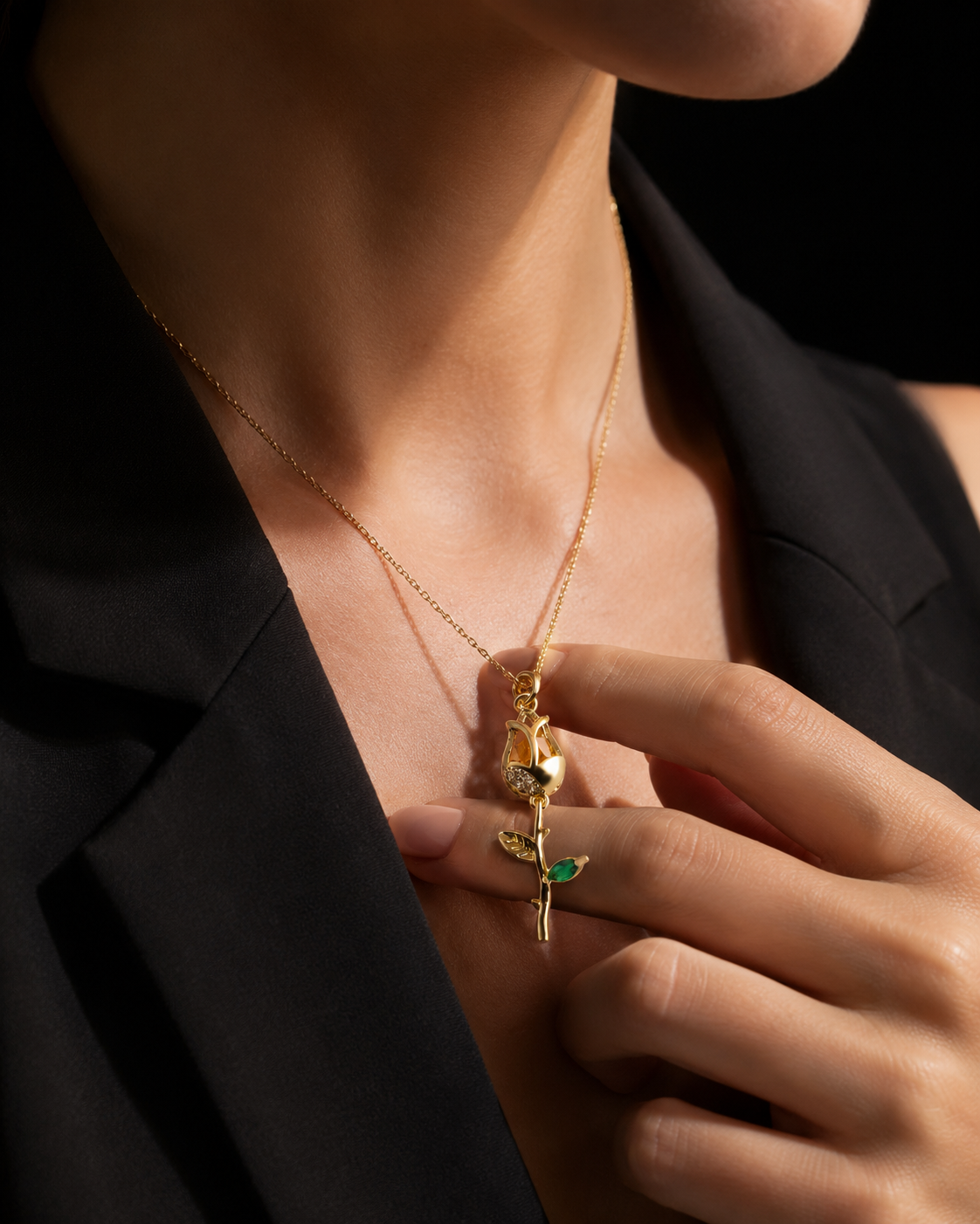 Golden Rose Bud Necklace | Gold-Plated Stainless Steel – KZ8812302