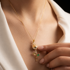 Golden Rose Bud Necklace | Gold-Plated Stainless Steel – KZ8812302
