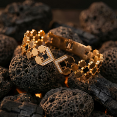 Majestic Clover Crown Kada | Gold-Plated Stainless Steel  – KZ8812368