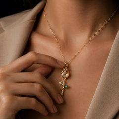 Golden Rose Bud Necklace | Gold-Plated Stainless Steel – KZ8812302
