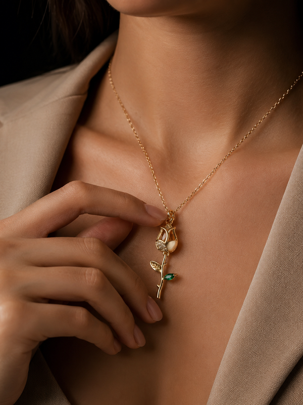 Golden Rose Bud Necklace | Gold-Plated Stainless Steel – KZ8812302
