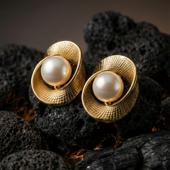 Imperial Gold Sphere Pearl Earrings | Gold-Plated Stainless Steel – KZ8812338