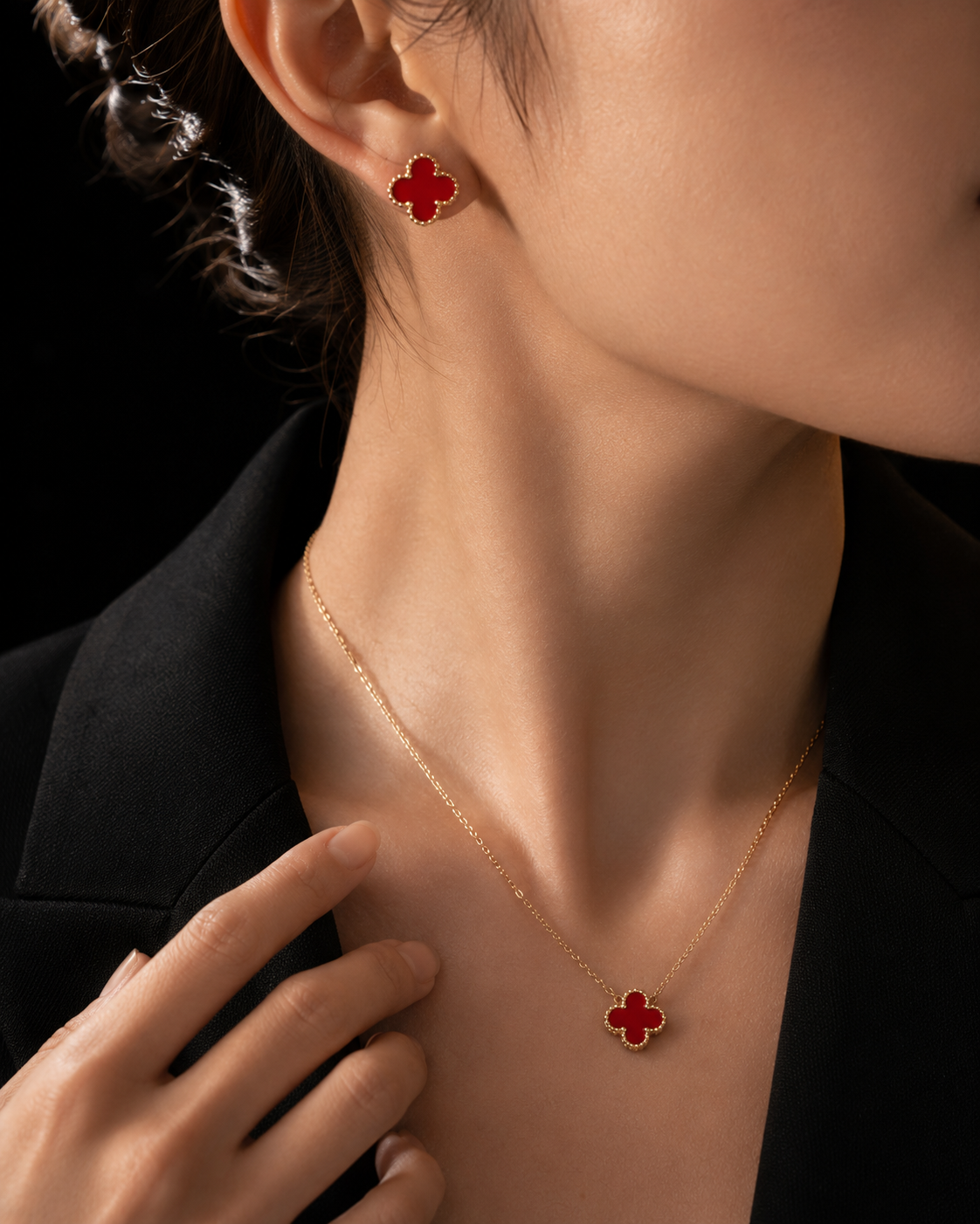 Clover Pendant & Studs Jewelry Set | Gold-Plated Stainless Steel  – KZ8812321